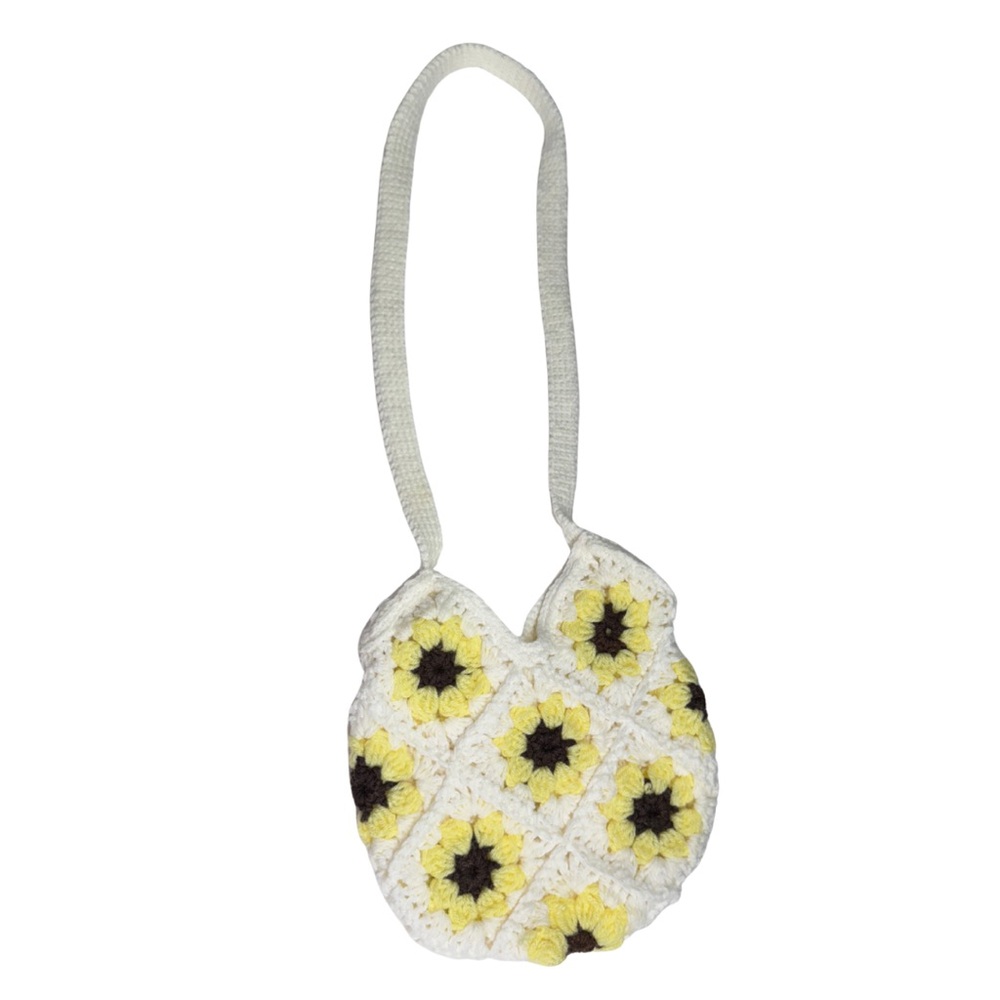 Chic Floral Crochet Shoulder Bag White and Yellow sunflower handmade knitted